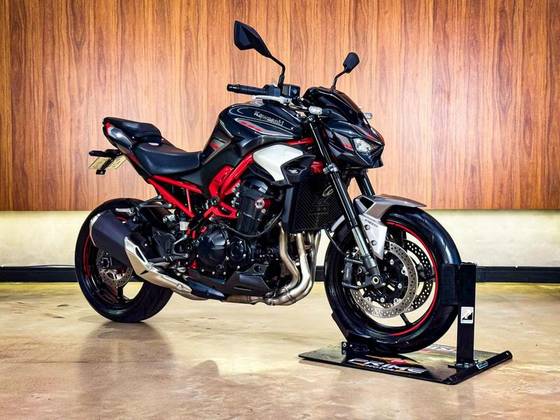 KAWASAKI Z900 KAWASAKI Z900